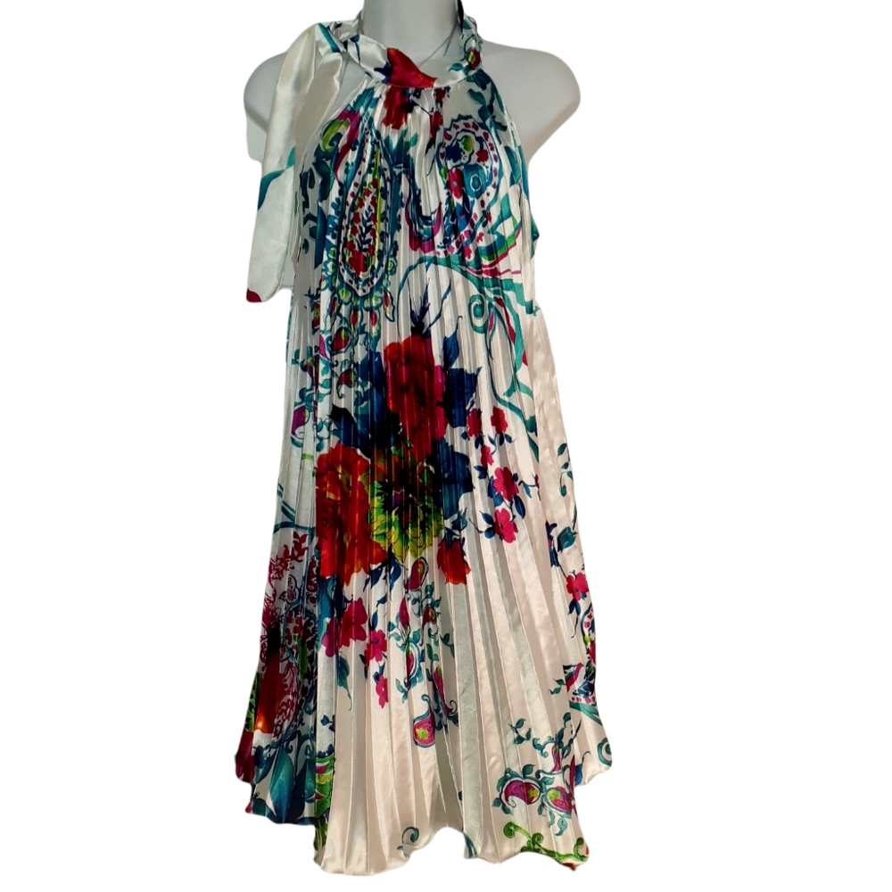 Shoreline crew neck Pleated sleeveless woman midi dress
